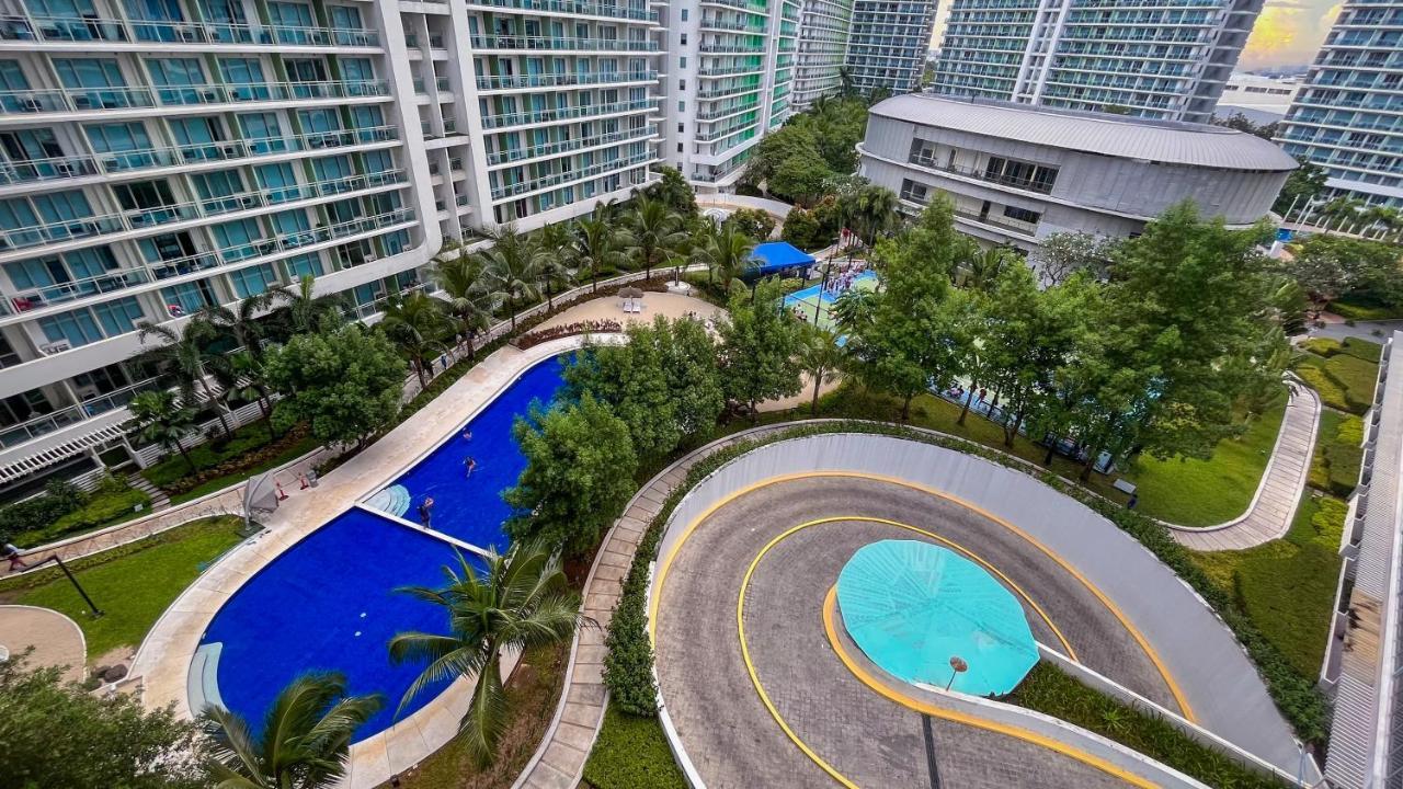 Azure Urban Maui Unit Manila